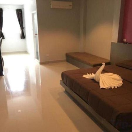 P.F Mansion Hotel Chaweng Beach Buitenkant foto